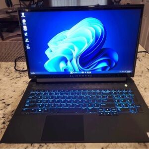 Alienware M17 Gaming Laptop/i7 10750H/ RTX 2060/16gb DDR4 Ram